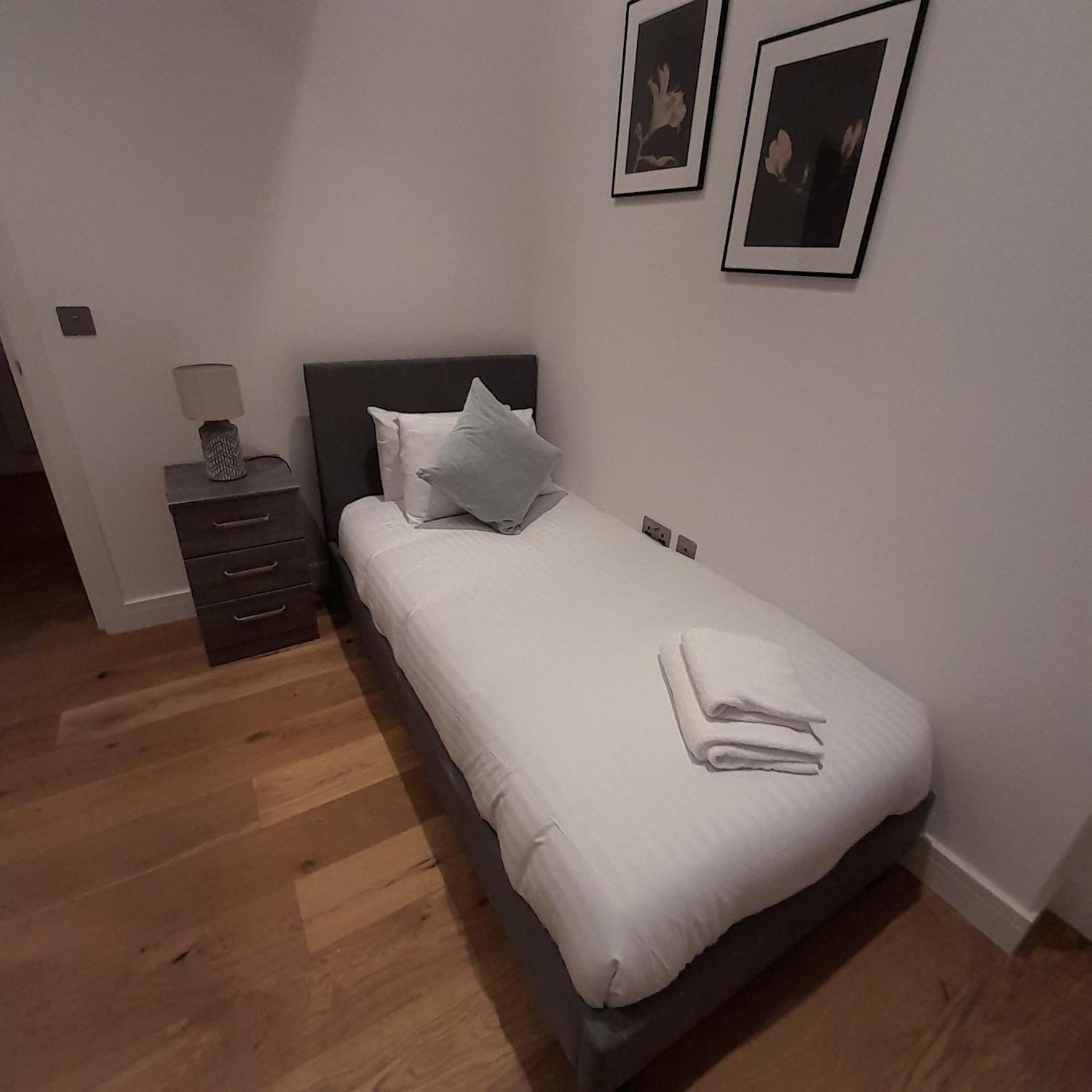 Вілла Deluxe Chic 1 2 Bed Apts Near Heathrow Legoland Windsor Слау Екстер'єр фото