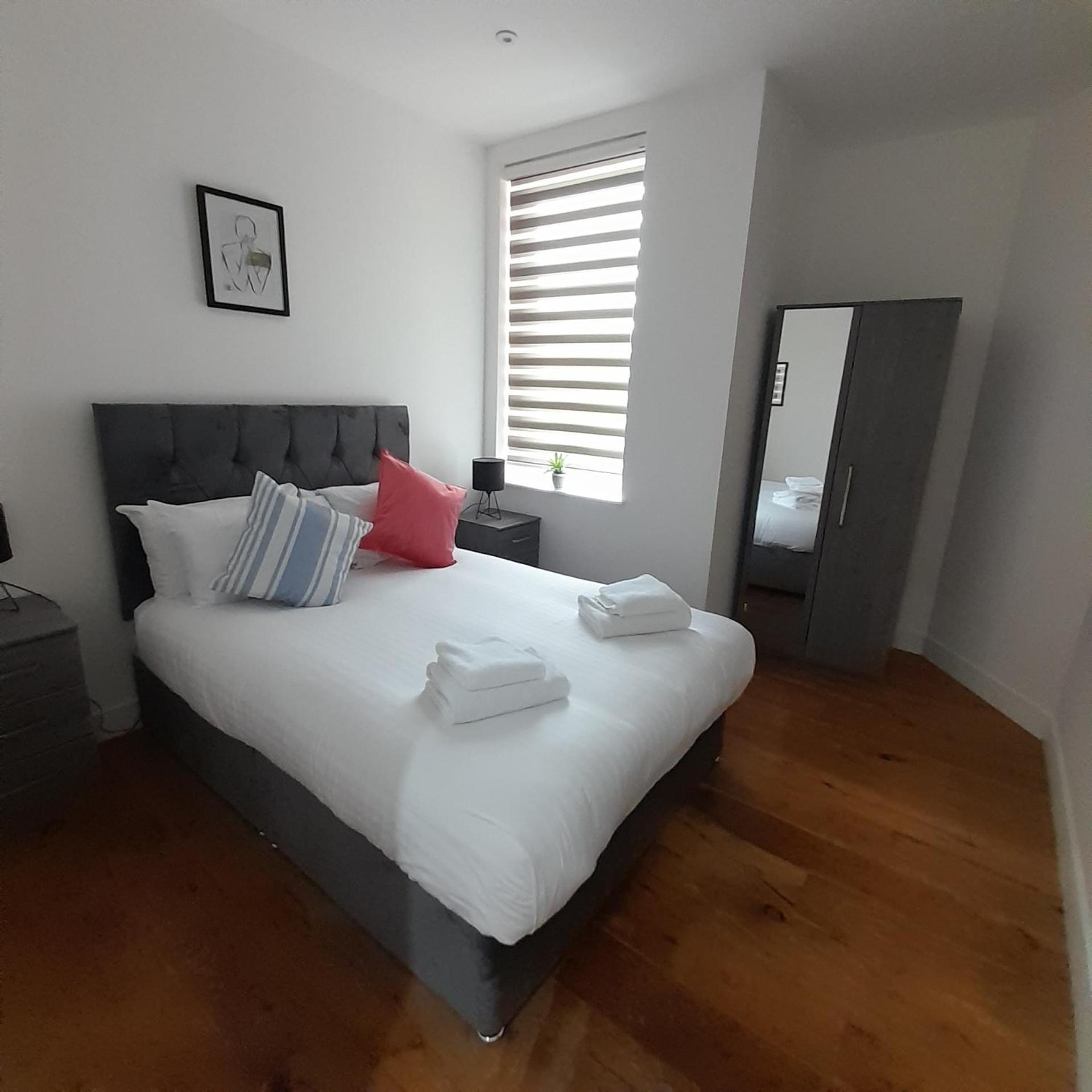Вілла Deluxe Chic 1 2 Bed Apts Near Heathrow Legoland Windsor Слау Екстер'єр фото