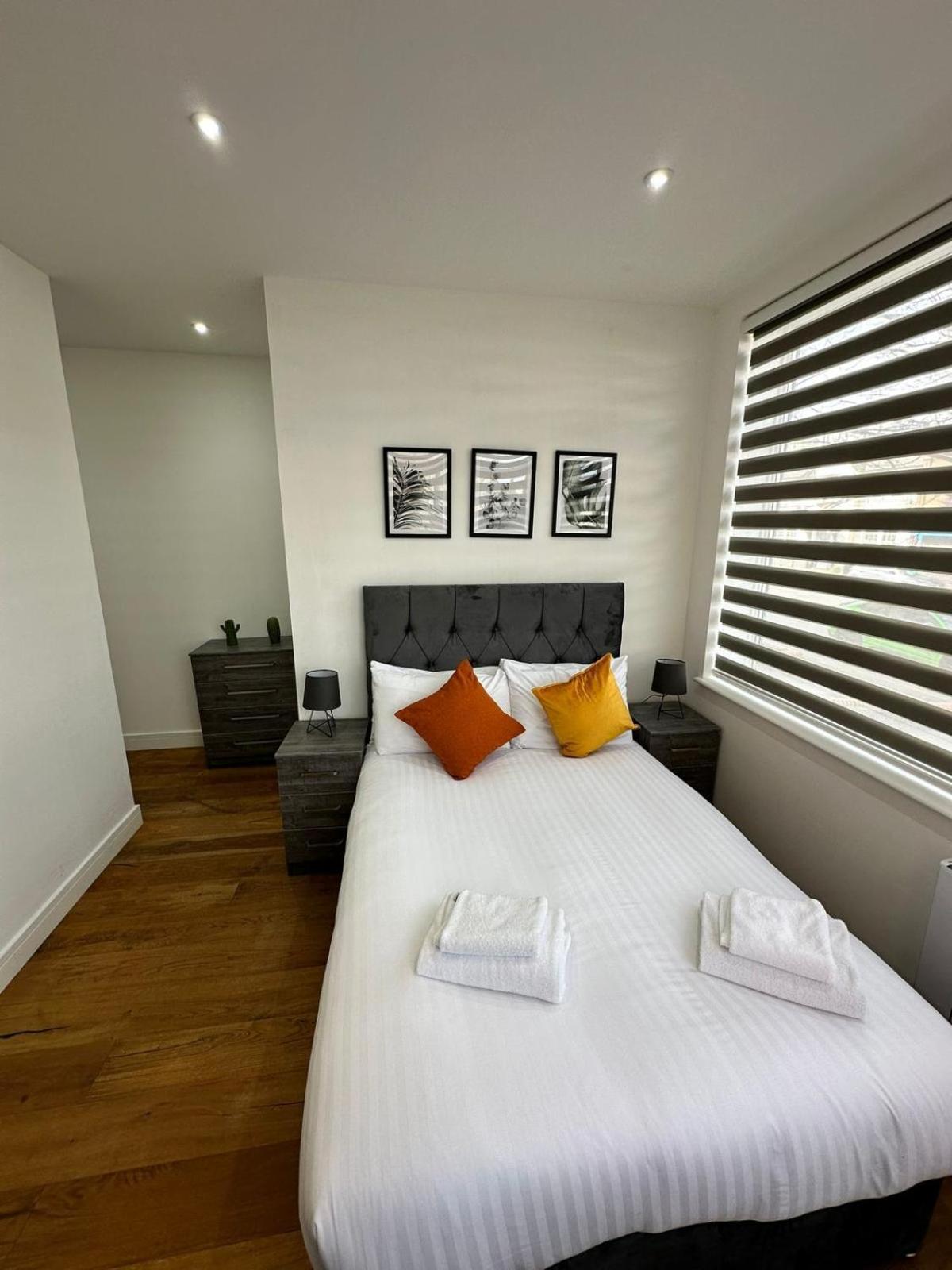Вілла Deluxe Chic 1 2 Bed Apts Near Heathrow Legoland Windsor Слау Екстер'єр фото